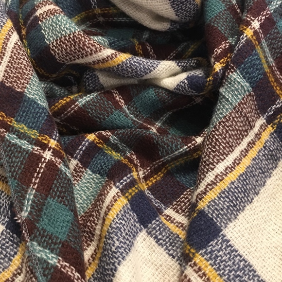 NWT Plaid Blanket Scarf Wrap - Picture 6 of 7
